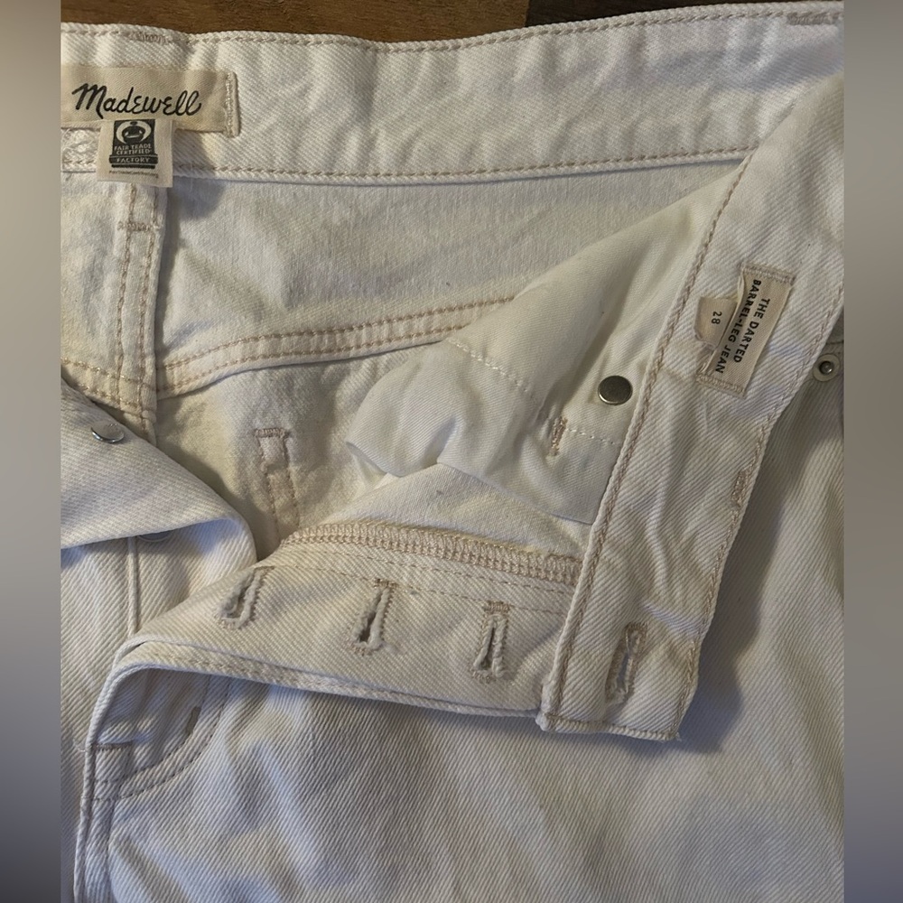 madewell | the darted barrel-leg jeans- vintage canvas - Picture 9 of 13